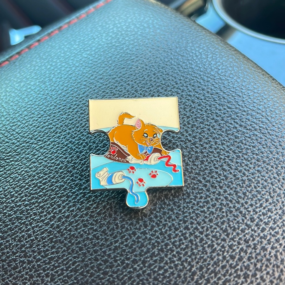 Disney Loungefly cats blind box pin puzzle piece Toulouse - no box
